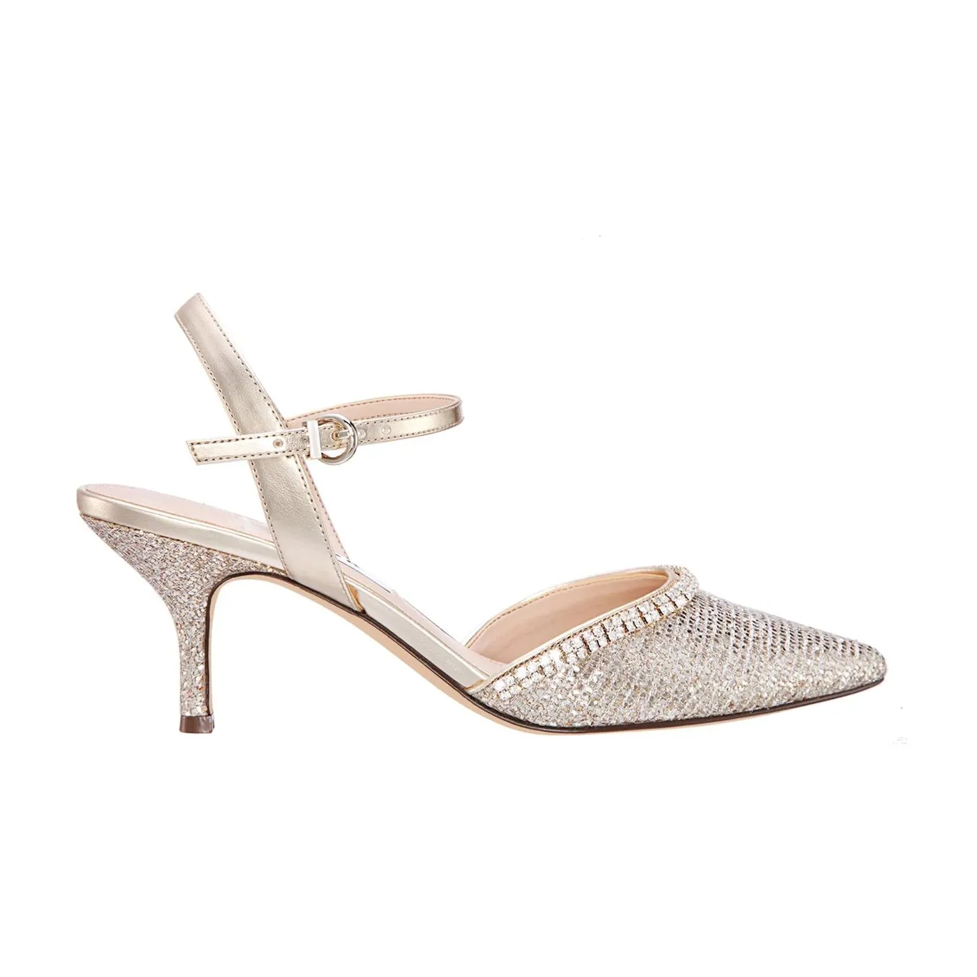 Wedding kitten heels with sparkling details and ankle strap by Lajwanti Collections Wedding kitten heels with sparkling details and ankle strap, perfect for brides by Lajwanti Collections