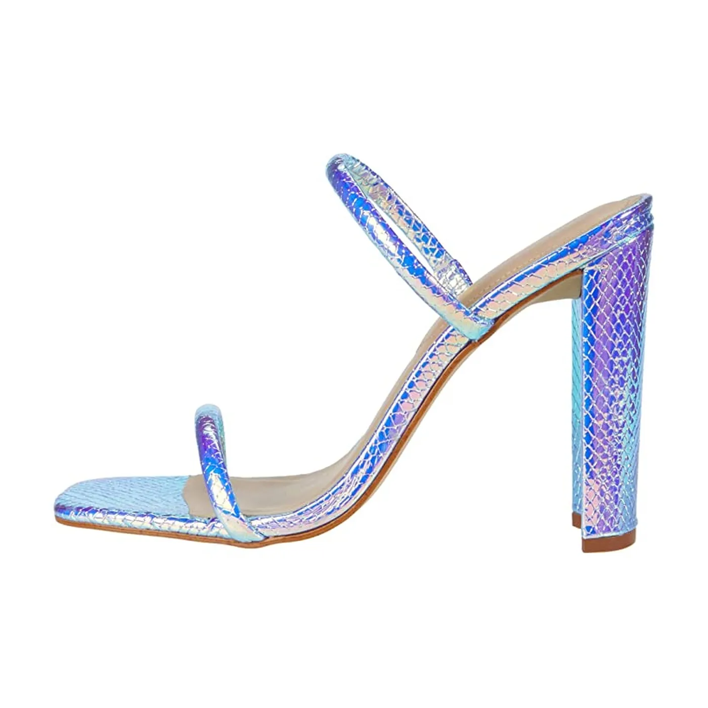 Baretraps sandals with square toe and shiny straps Baretraps sandals from the top view with a square toe and shiny straps